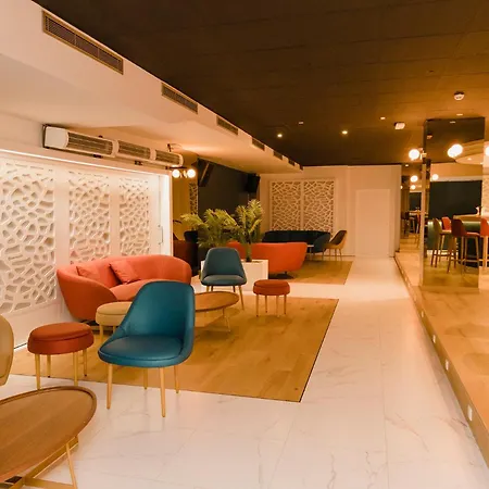 Plaza 호텔 4*